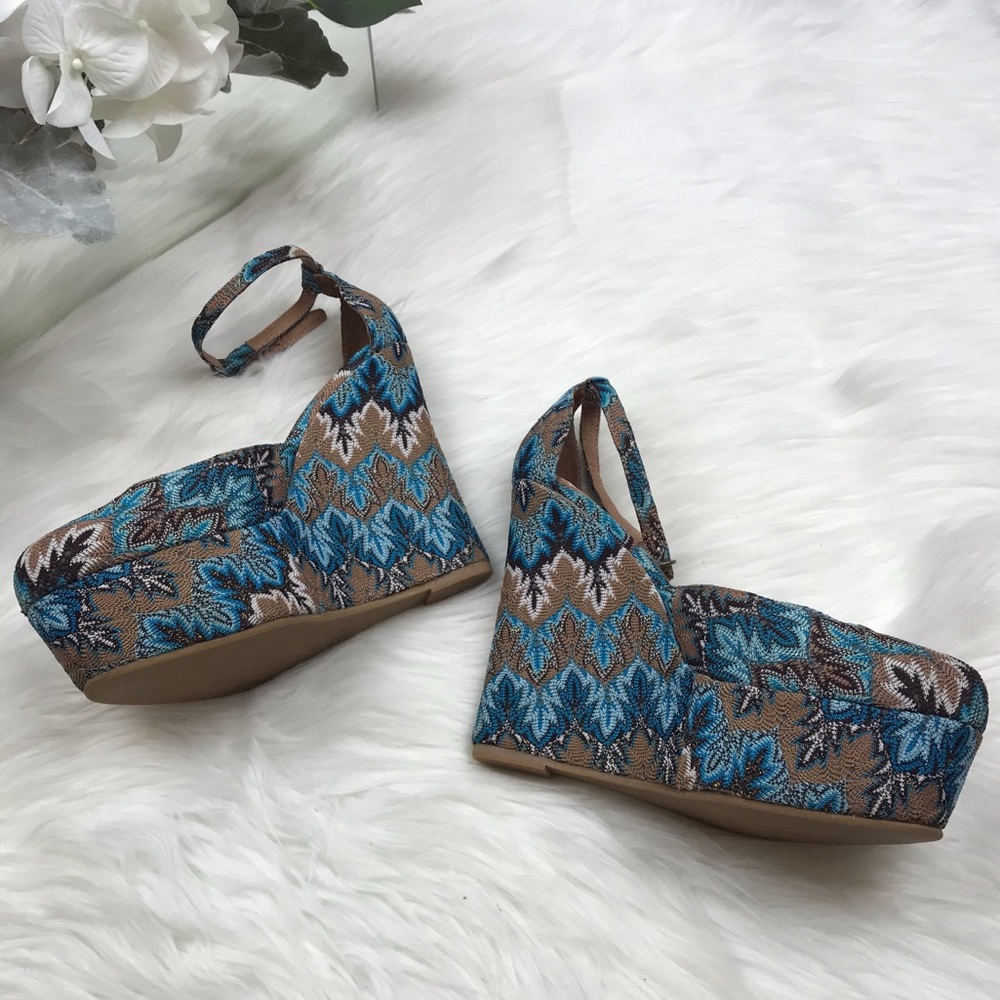 Jeffery Campbell Blue Multicolor Wedges Sz 7.5 EUC - Picture 4 of 8
